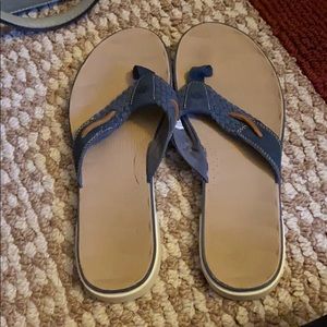 Sperry flip flops